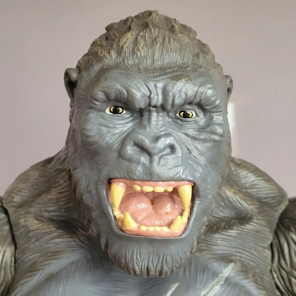 Lanard Toys 2016 Giant Roaring Gorilla Action Figure Jungle King 18